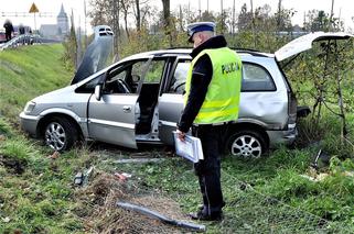 GROŹNY WYPADEK i aż 10 osób w aucie! [ZOBACZ ZDJĘCIA]