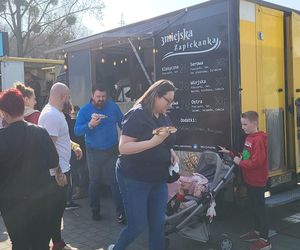 Festiwal food trucków w Golubiu-Dobrzyniu. To jedna z najsmaczniejszych imprez, która przyciąga tłumy