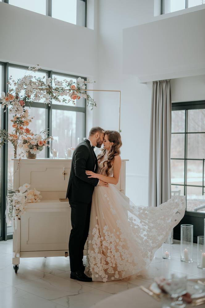 Wedding plannerka w tej wyjątkowej dla obojga Młodych chwili zdejmuje z nich ciężar przygotowań