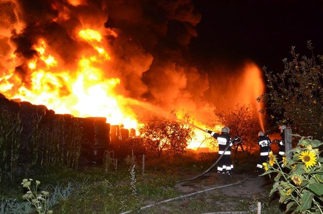 Pożar składowiska opon w Buszycach