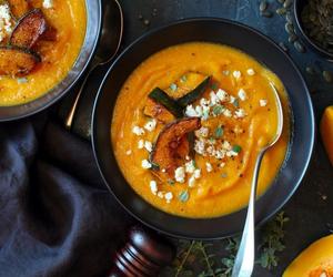 Zupa z dyni z karmelizowanym jabłkiem. To najlepsze, co dziś zjesz