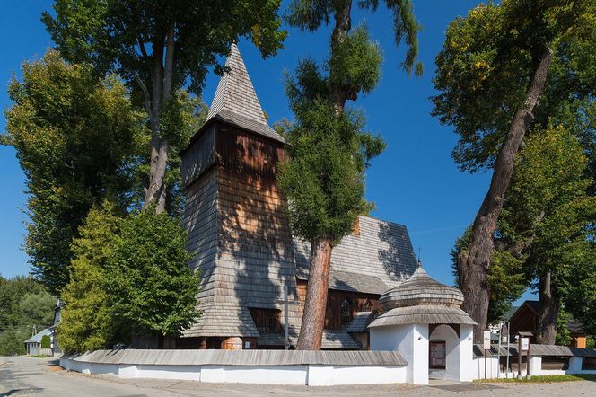To jeden z najpiękniejszych drewnianych kościołów w Małopolsce. Jest uznawany za perłę gotyku