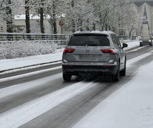 Śnieżny armagedon w Warszawie. Pierwszy atak zimy sparaliżował stolicę. Ogłoszono akcję ALFA