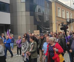 Protest kobiet Ani jednej więcej! w Kielcach (14 czerwca 2023)