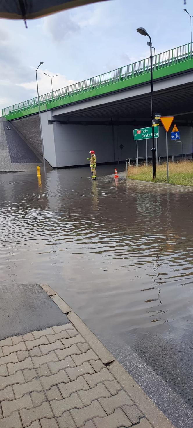 Przejazd na Giszowcu zalany 