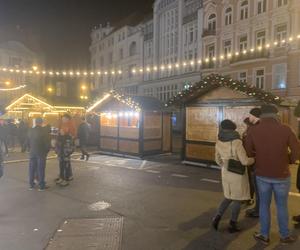 Tłumy bydgoszczan na jarmarku świątecznym. „Spodziewałam się innych cen” [ZDJĘCIA]