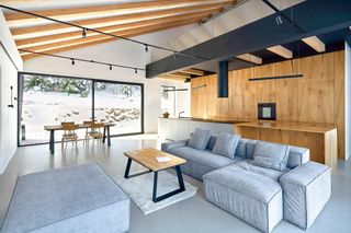 Bryła i wnętrza nietypowego górskiego domu