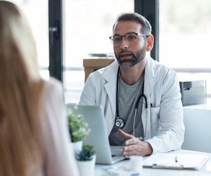 Badania okresowe medycyny pracy. Jak się przygotować? Czy można nie przejść badań do pracy?