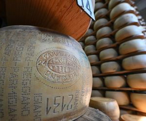Wielka kradzież Parmigiano Reggiano. Wiedzieli dokładnie, co robią. Ponad 100 tys. euro strat