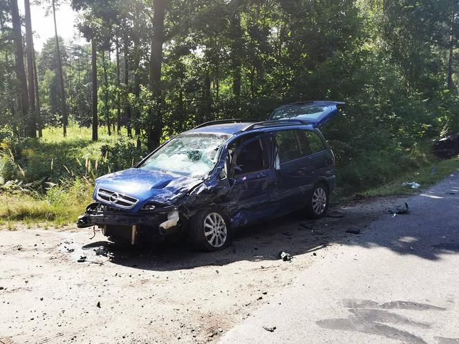 Wypadek między Adamowem a Starachowicami. Jeden z kierowców wydmuchał 3 promile