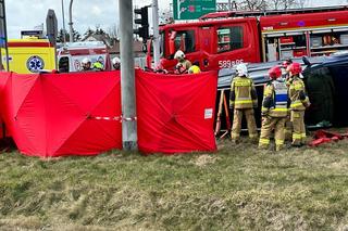 Dramatyczny dachowanie w Jankach. W akcji śmigłowiec LPR