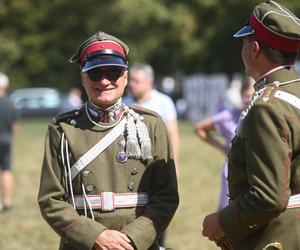 Piknik kawaleryjski w Łazienkach Królewskich