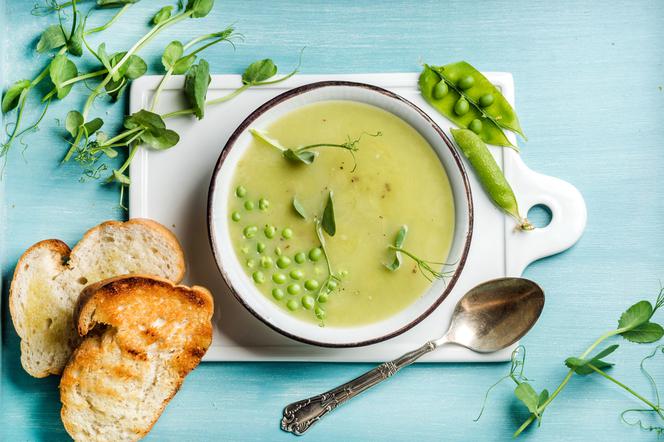 Lekka zupa z zielonego groszku