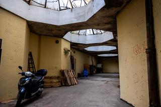 Pasaż Italia - zobacz, jak dziś wygląda zaniedbany zabytek. Nowe griffiti już przykryto kolejnym