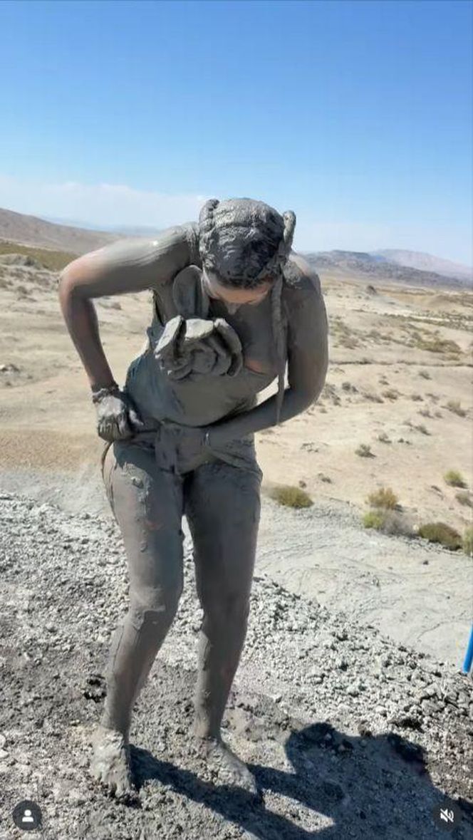 Maja Rutkowski zażywa błotnego SPA