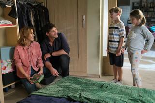 M jak miłość odc. 1799. Marcin (Mikołaj Roznerski), Szymek (Staś Szczypiński), Maja (Laura Jankowska), Kama (Michalina Sosna)