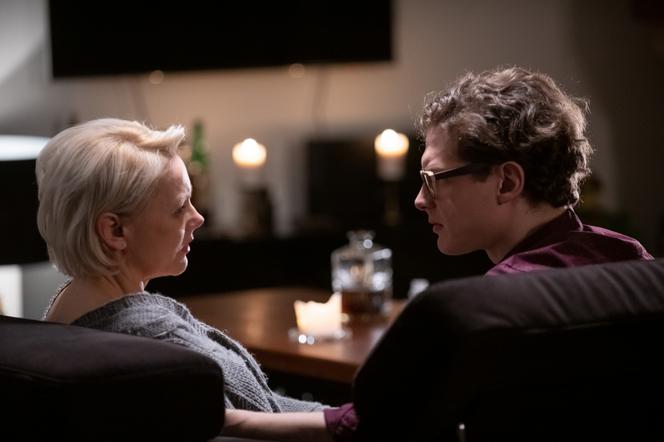 Na Wspólnej odc. 2879. Ilona Zdybicka (Anna Samusionek), Maks (Adam Fidusiewicz)