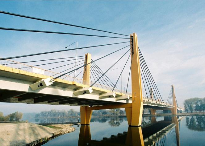 Most Milenijny we Wrocławiu nad Odrą, łączący osiedla Popowice i Osobowice