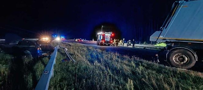 Dramat na S7. Autobus zderzył się z samochodem ciężarowym. Dziecko wśród poszkodowanych