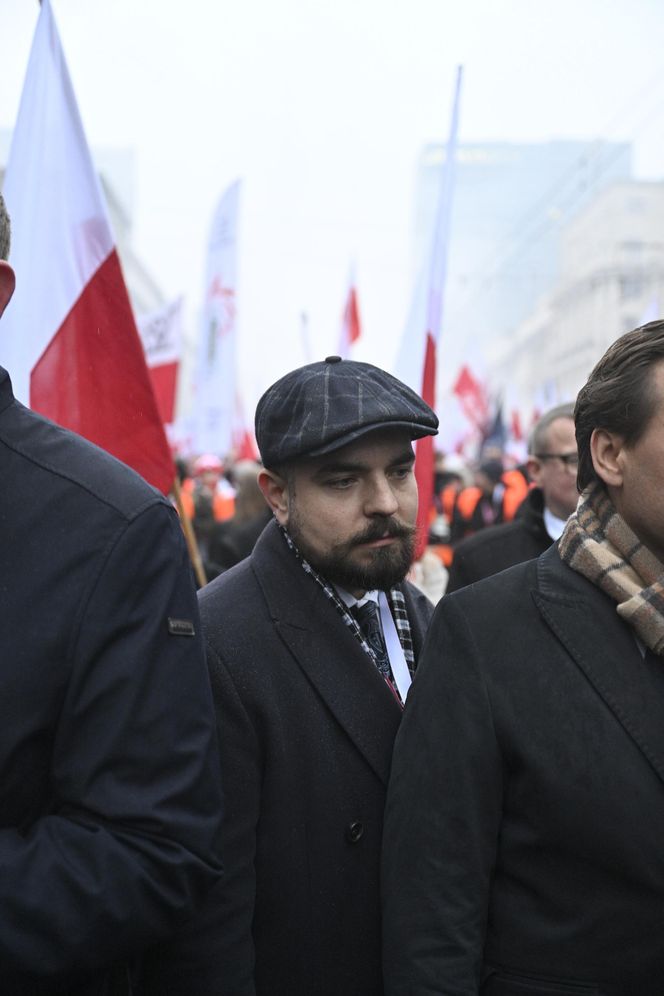 Marsz Niepodległości 2025 na żywo. Relacja z Warszawy. "Chcę zobaczyć Polskę samodzielną i niezakompleksioną"