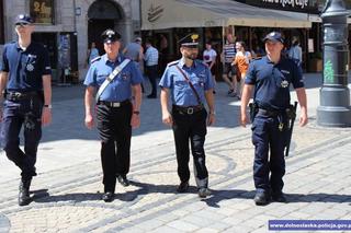 Międzynarodowe patrole policji we Wrocławiu! Spotkacie je na Rynku, Wyspie Słodowej i lotnisku