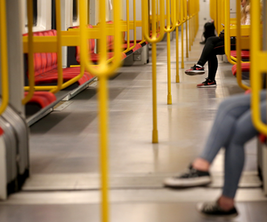 Metro w Warszawie z utrudnieniami. Linia M1 kursuje na odcinkach