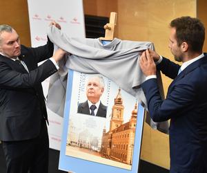 Poczta Polska wprowadziła znaczki pocztowe z Lechem Kaczyńskim. Wiemy, jak będą wyglądały