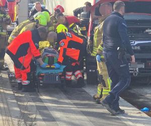 Ciężarówka zmiażdżyła cztery pojazdy. Sześć osób rannych, w tym dzieci. Lądował śmigłowiec LPR