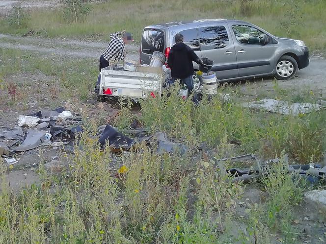 Zatrzymali swoje auta i pozbyli się śmierci! Wszystko pod okiem kamer [ZDJĘCIA]