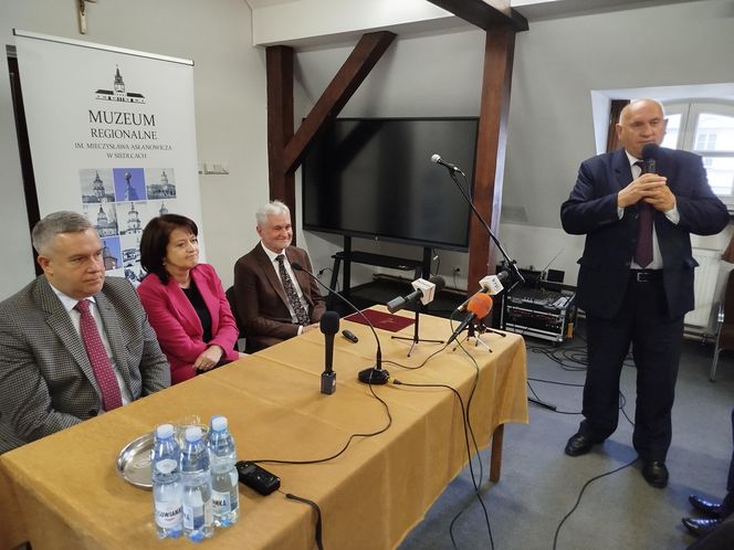 Dwór w Nowych Iganiach wymaga wielu prac renowacyjnych. W ostatnich latach na terenie dworu trwały prace przygotowawcze