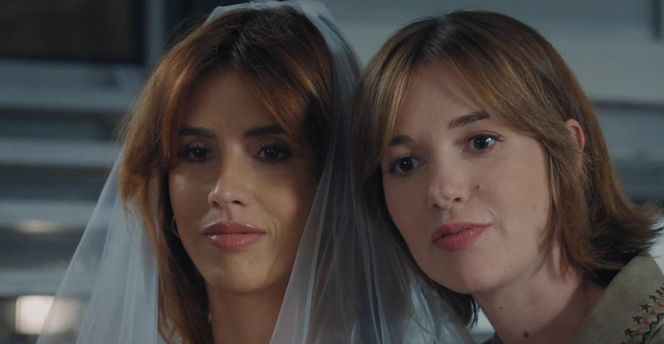 M jak miłość odc. 1884. Kama (Michalina Sosna), Ania (Alina Szczegielniak)