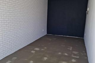 W tym garażu chce się zamieszkać! Pani Aneta zamieniła go w nowoczesną pracownię z projektorem