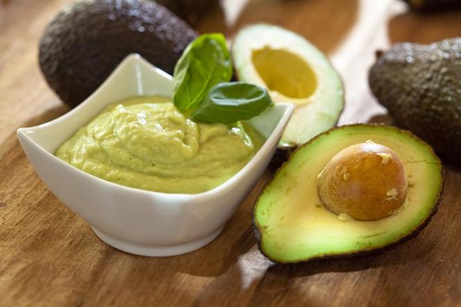 Obniża cholesterol, wspiera serce i spowalnia starzenie. Oto przepis na masło bogów