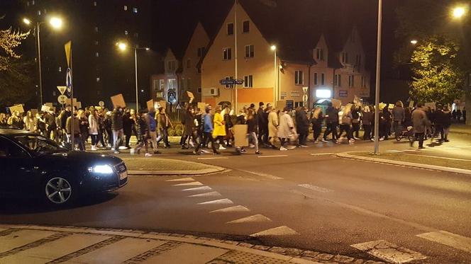 Strajk kobiet. Na ulice Bełchatowa wyszły TŁUMY Jak bełchatowianie komentują sytuację w kraju?