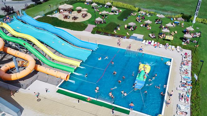 10 najlepszych aquaparków w Polsce. Dokąd wybrać się na szaloną zabawę a gdzie na relaks?