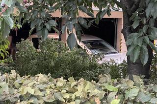 Znalazł w swojej piwnicy ogromny pocisk. Wyniósł go przed blok 