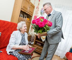 Stuletnie bydgoszczanki. Prakseda była listonoszką, potem kopała okopy. Wiesława zrobiła wszystko, by zostać nauczycielką