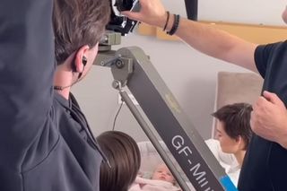 Na dobre i na złe nowy sezon. Kubuś (Wiktor Trojan), Blanka (Pola Gonciarz), Nina (Rita Sobocińska) na planie