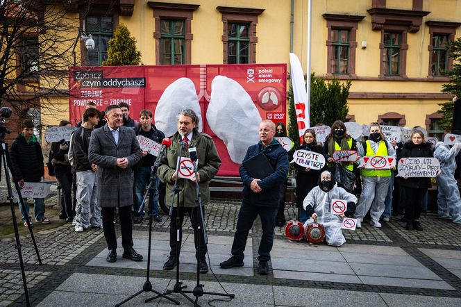 Smogowe płuca trafiły do Nowej Rudy. Zobacz zdjęcia instalacji!