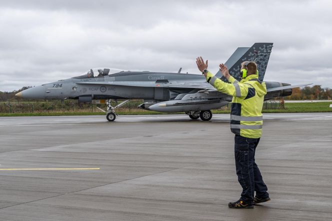 Kanadyjskie CF-18 i CC-130 w Krajach Bałtyckich