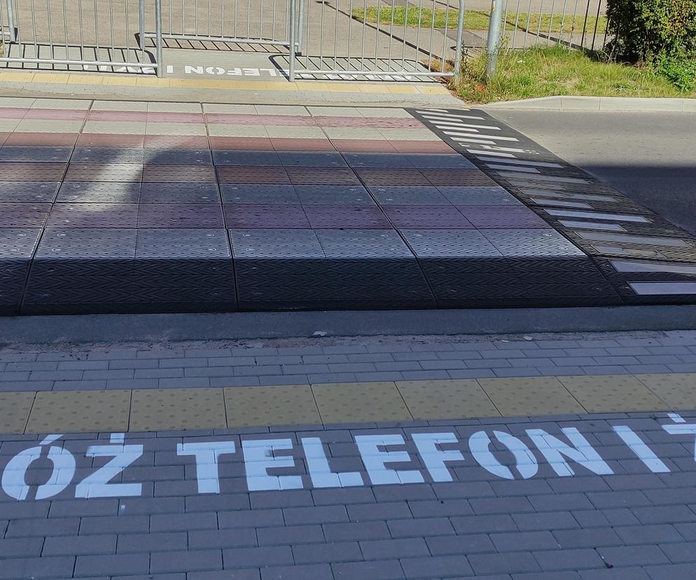 Policjanci sprawdzają stan bezpieczeństwa przy szkołach