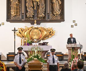 W dniu pogrzebu Joanny Kołaczkowskiej pochowano także wielką polską poetkę 