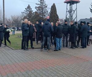 Pogrzeb sierż. sztab. Mateusza Biernackiego. Ostatnie pożegnanie zmarłego policjanta