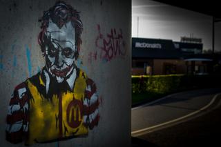 McDonald's idzie na wojnę z klientami, którzy nie noszą maseczek. Będzie wzywana policja