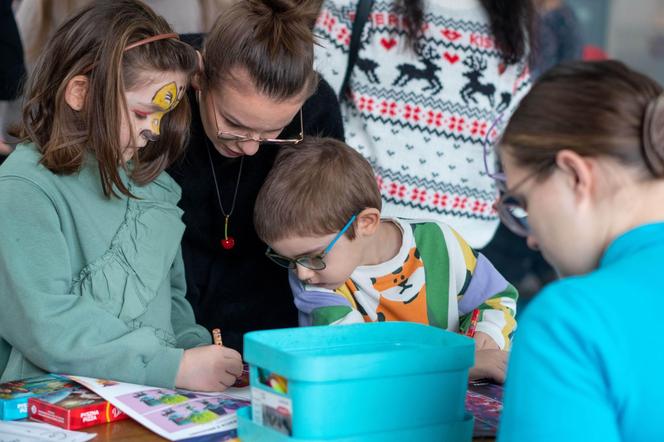 Na imprezie Babcie i Dziadkowie z Łukowa i okolic bawili się wspólnie ze swoimi dziećmi i wnuczętami