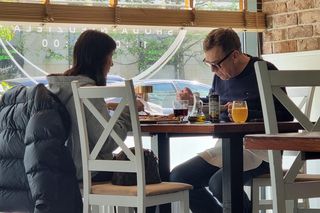 Maciej Orłoś i Paulina Koziejowska zjedli pizze, a potem poszli na rehabilitację