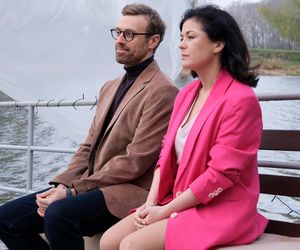 M jak miłość odc. 1872 po wakacjach. Dariusz Hoffman (Mateusz Rusin), Kinga (Katarzyna Cichopek)