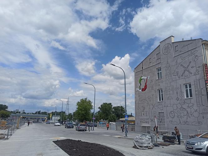 Cebularz jak słońce nad Bramą Krakowską. W Lublinie powstał nowy mural [GALERIA]