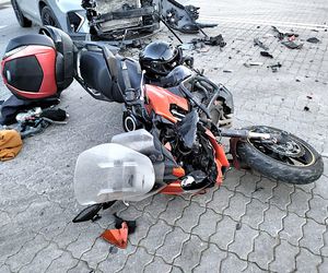 Zderzenie samochodu z motocyklem pod Iławą