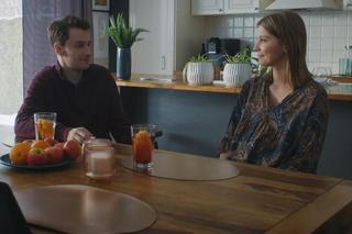 	M jak miłość odc. 1796. Justyna (Magdalena Wieczorek), Krzysiek Maliszewski (Adrian Brząkała)